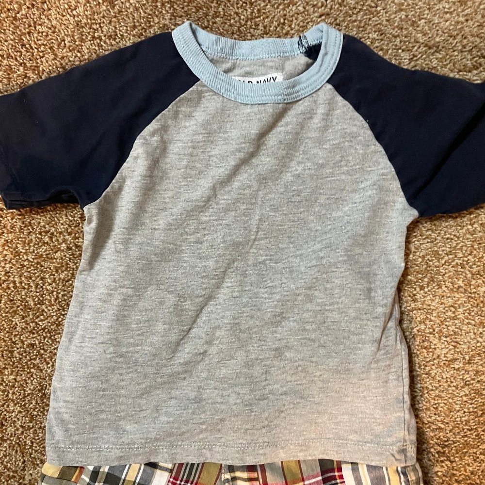 Old Navy grey short sleeve tee shirt 2T